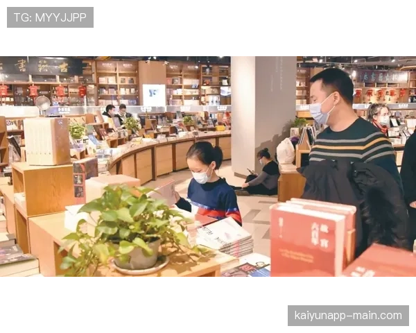 董志豪训练完直接拎包去奢侈品店，这消费节奏谁跟得上